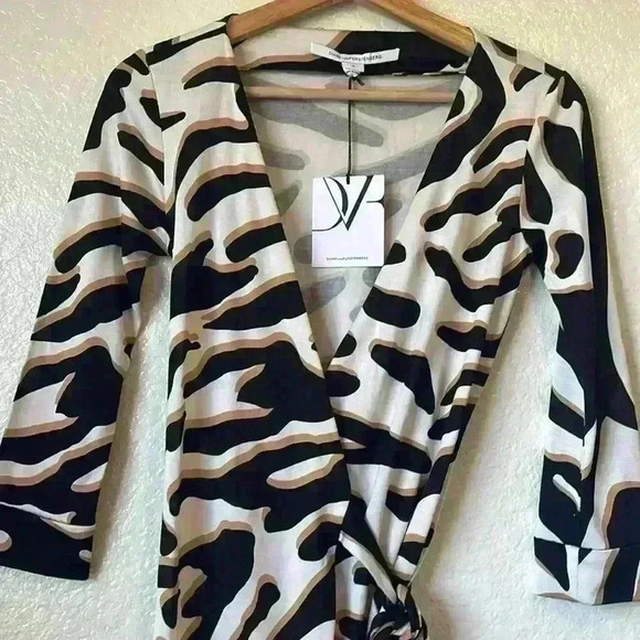 NWT Diane Von Furstenberg Julian Wrap Dress 100%  Silk - Picture 4 of 15